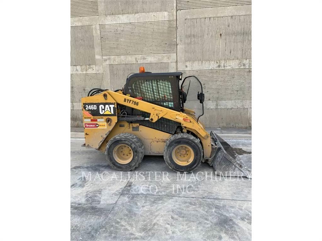 CAT 246D Lietoti riteņu kompaktiekrāvēji