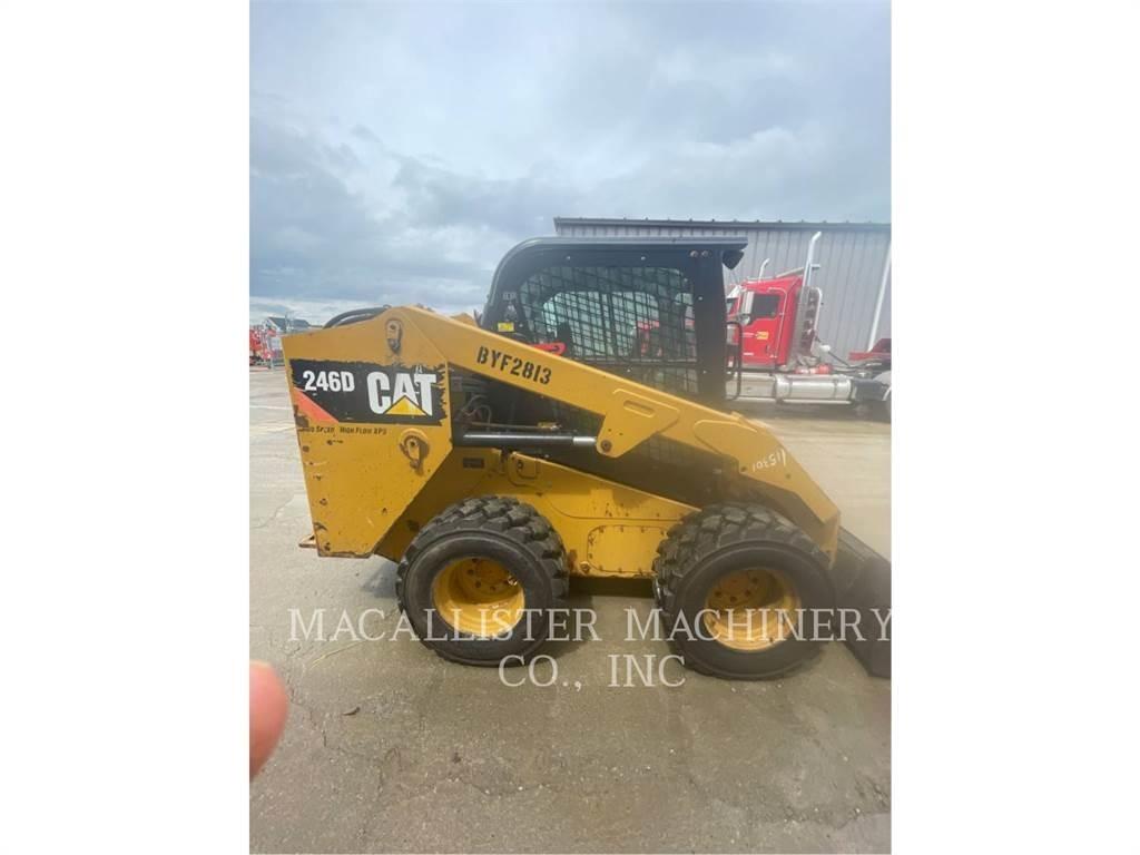 CAT 246D Lietoti riteņu kompaktiekrāvēji