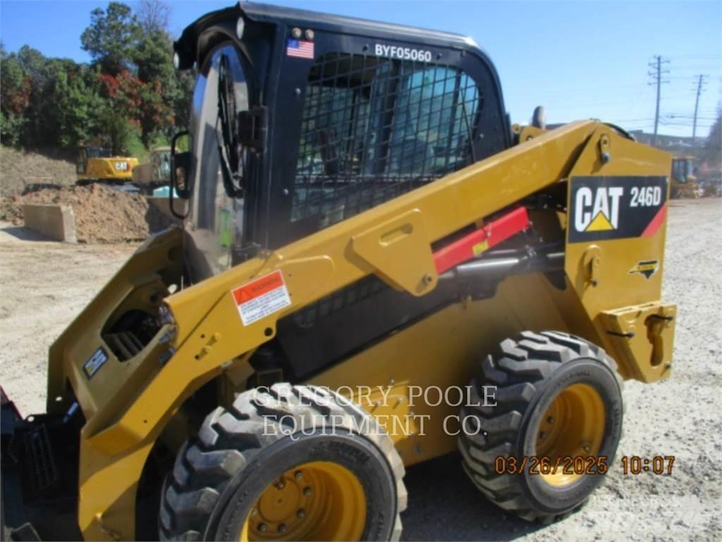 CAT 246D Lietoti riteņu kompaktiekrāvēji