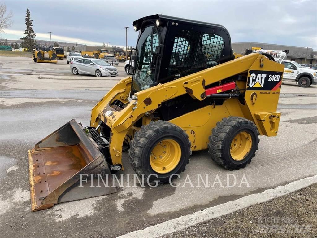 CAT 246D Lietoti riteņu kompaktiekrāvēji