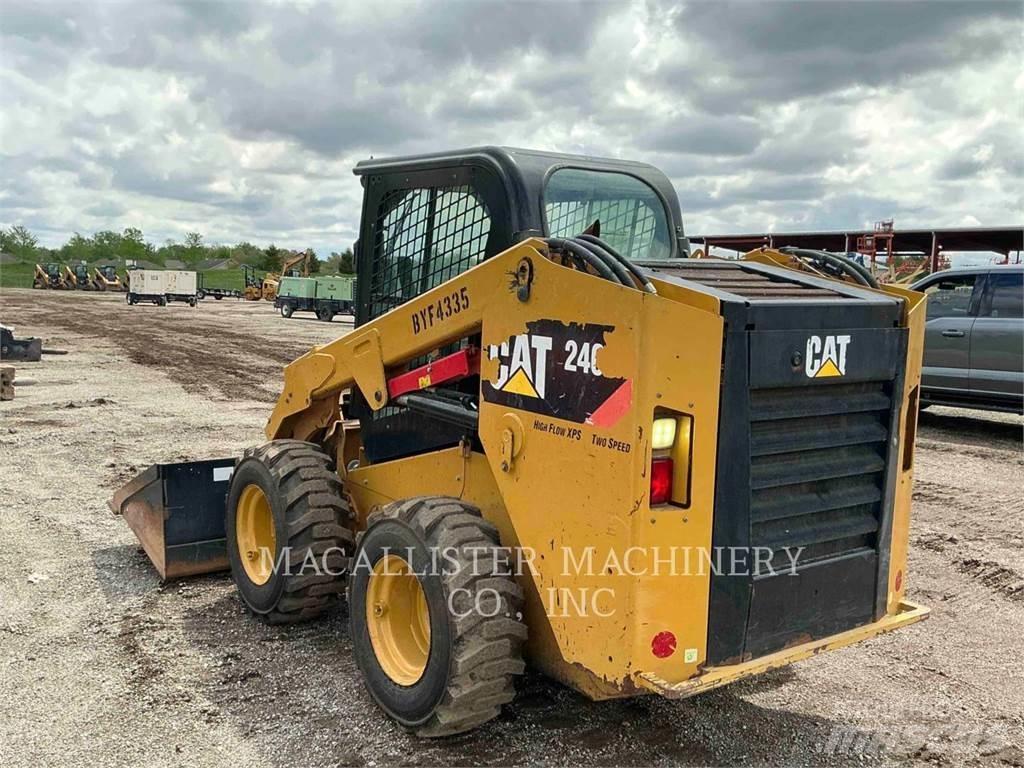 CAT 246D Lietoti riteņu kompaktiekrāvēji