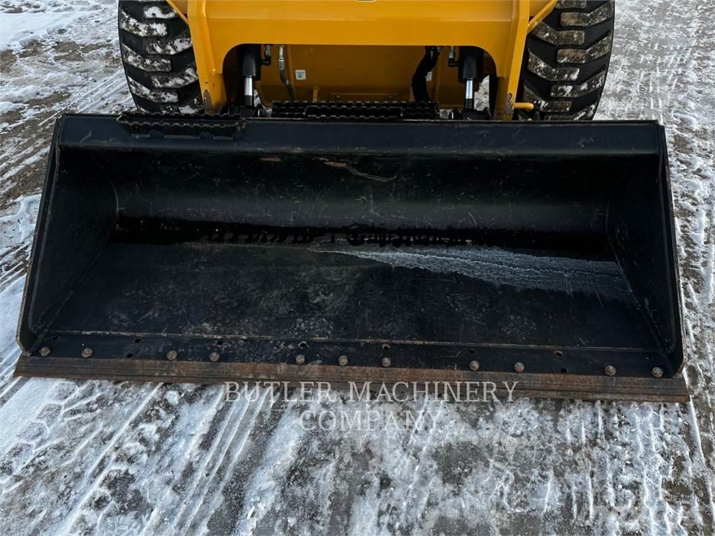 CAT 246D3 Lietoti riteņu kompaktiekrāvēji