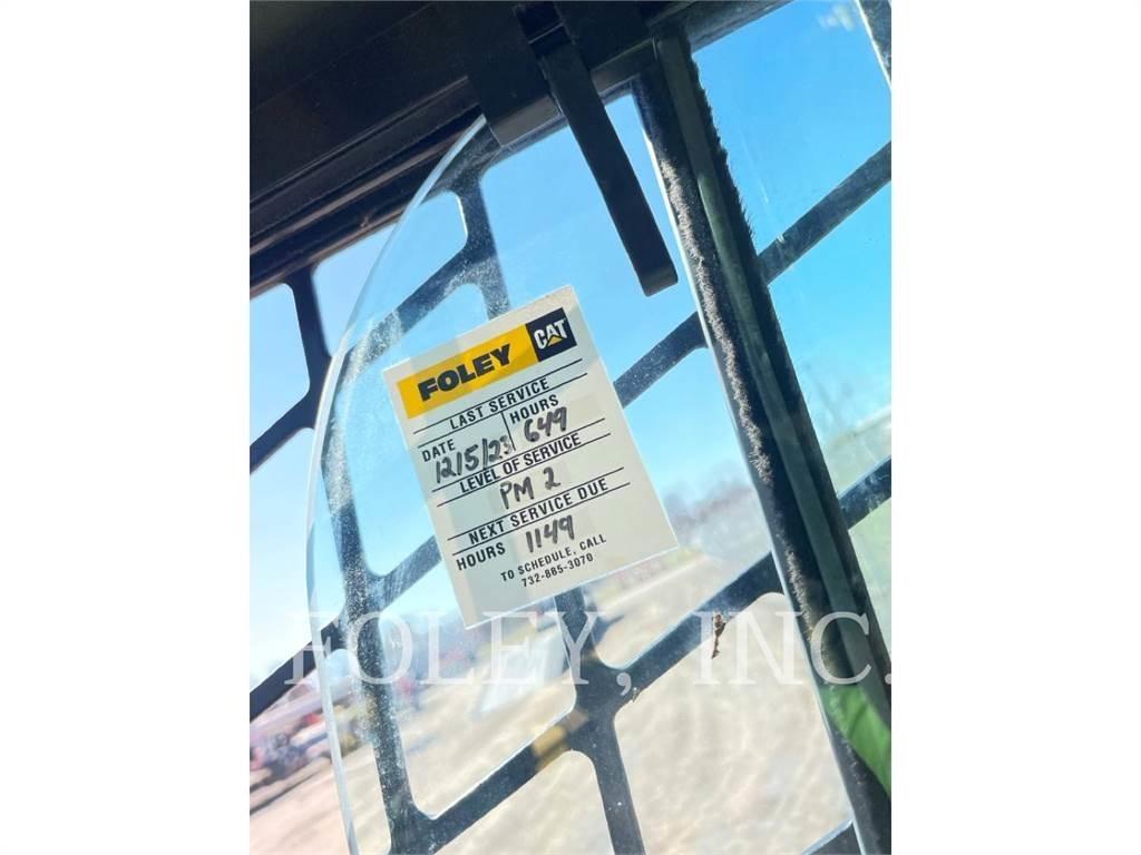 CAT 246D3 Lietoti riteņu kompaktiekrāvēji