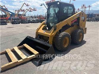 CAT 246D3 C3H2 Lietoti riteņu kompaktiekrāvēji