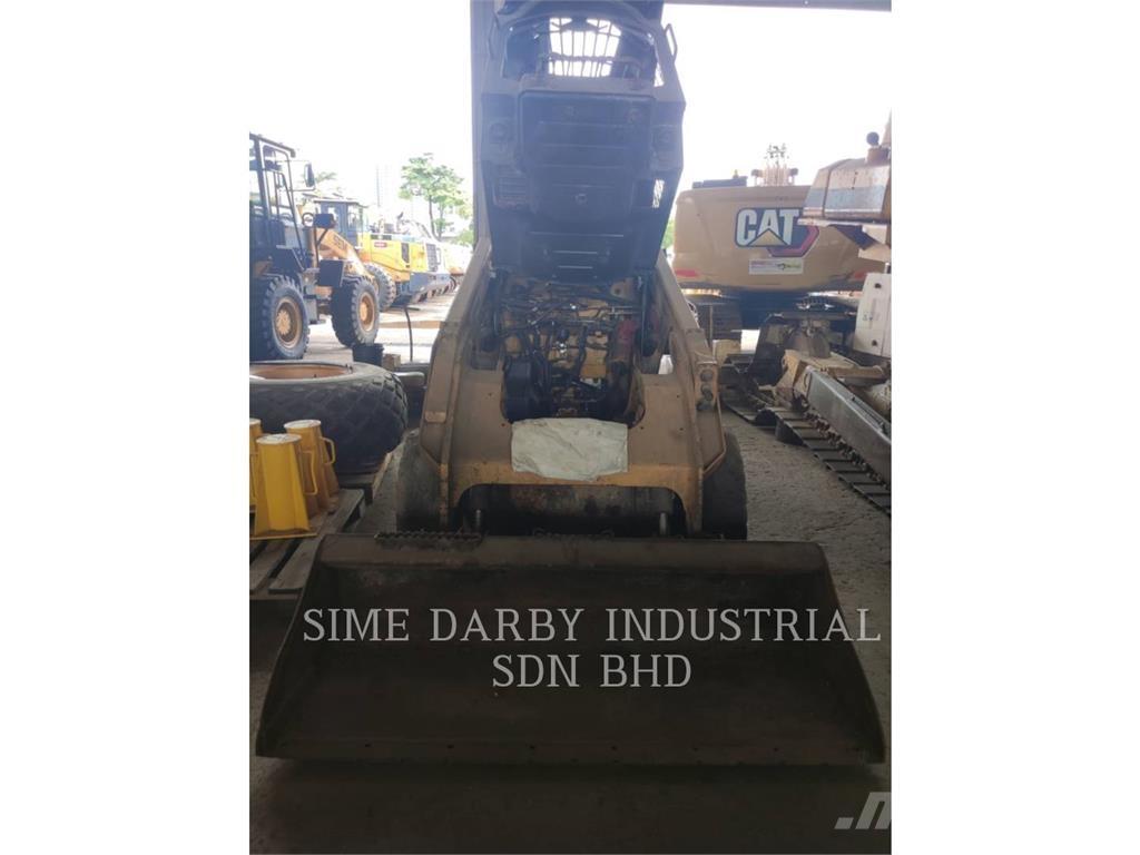 CAT 246DLRC Lietoti riteņu kompaktiekrāvēji