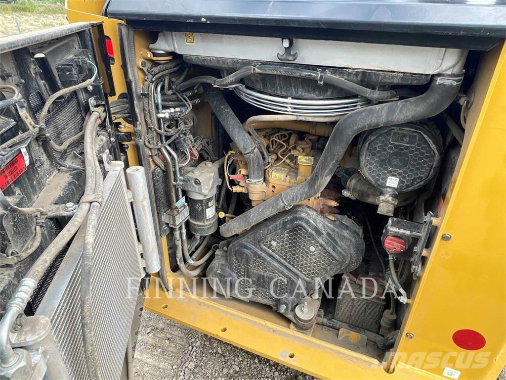 CAT 255-05 Kāpurķēžu iekrāvēji