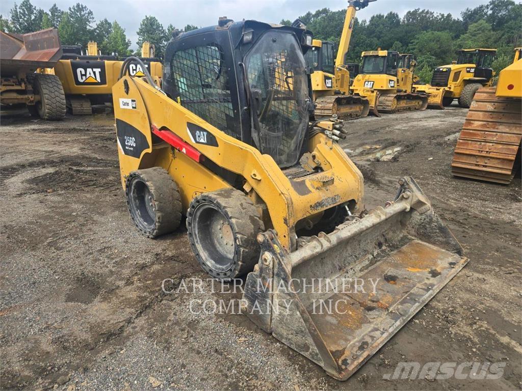 CAT 256 C Lietoti riteņu kompaktiekrāvēji