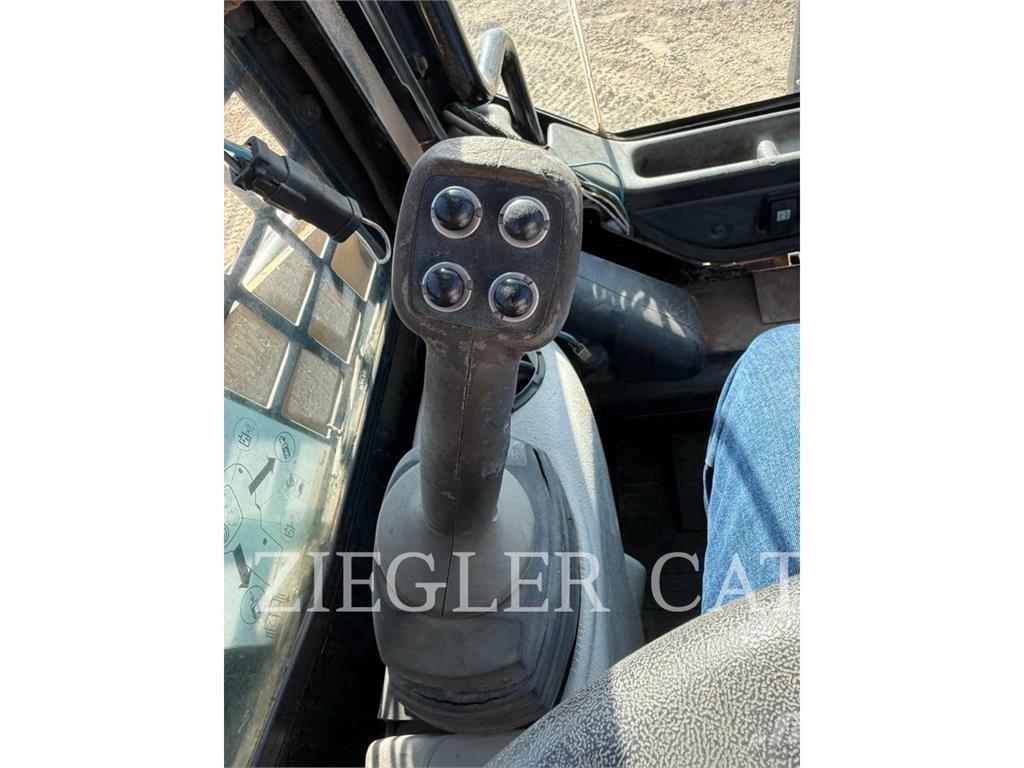 CAT 257B Kāpurķēžu iekrāvēji