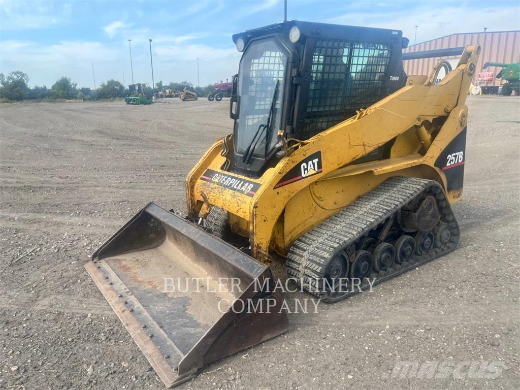 CAT 257B Kāpurķēžu iekrāvēji