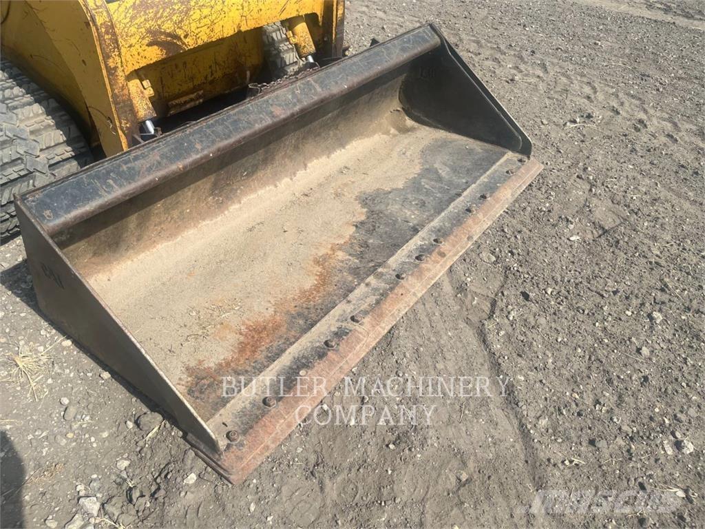 CAT 257B Kāpurķēžu iekrāvēji
