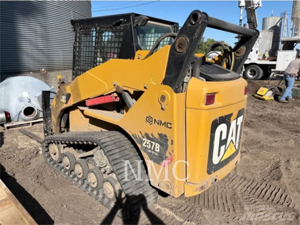 CAT 257B3 Lietoti riteņu kompaktiekrāvēji