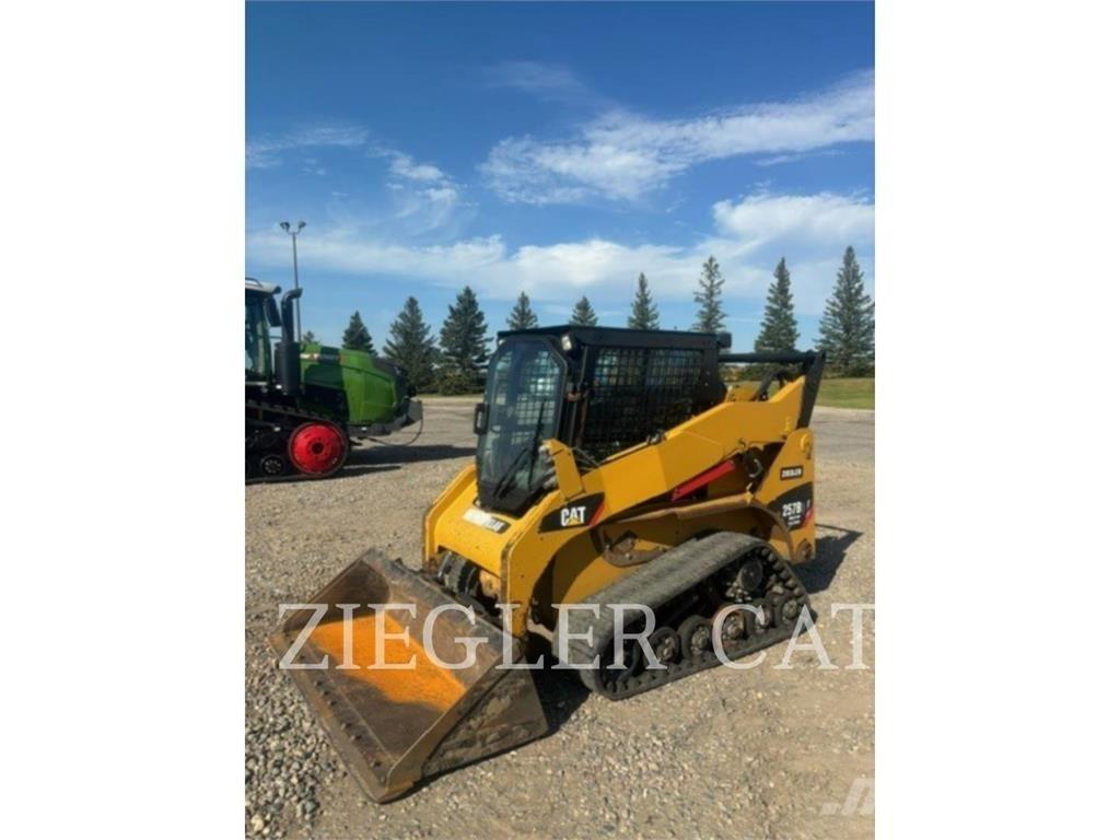 CAT 257B3 Kāpurķēžu iekrāvēji
