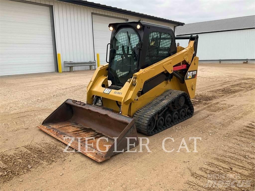 CAT 257D Kāpurķēžu iekrāvēji