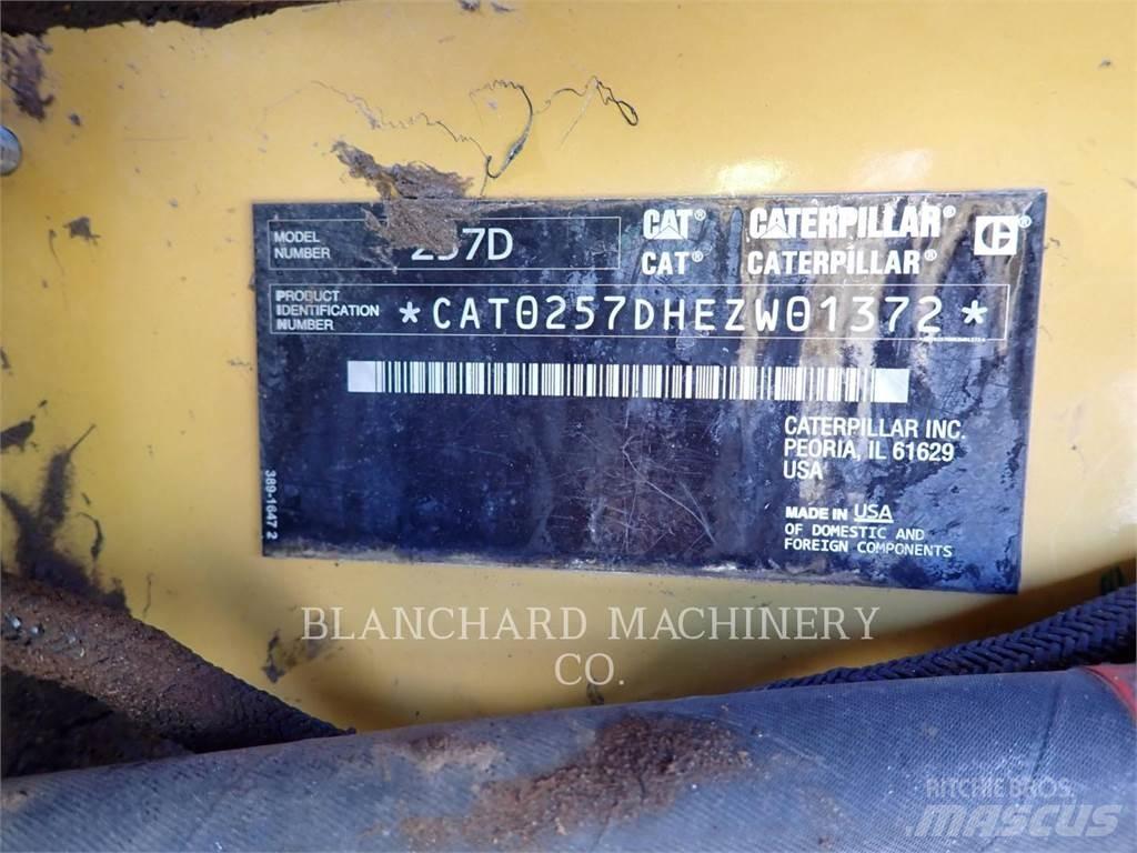 CAT 257D Kāpurķēžu iekrāvēji