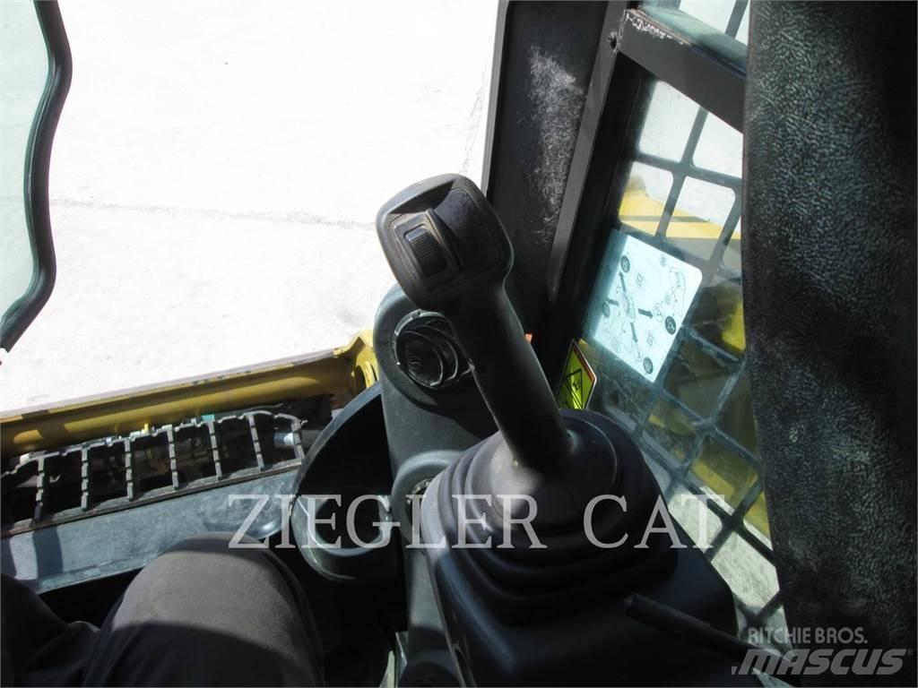 CAT 257D Kāpurķēžu iekrāvēji