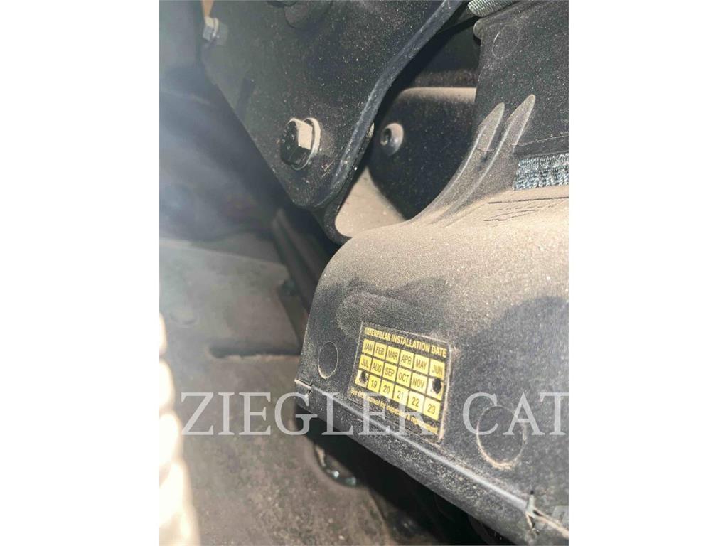 CAT 257D Kāpurķēžu iekrāvēji