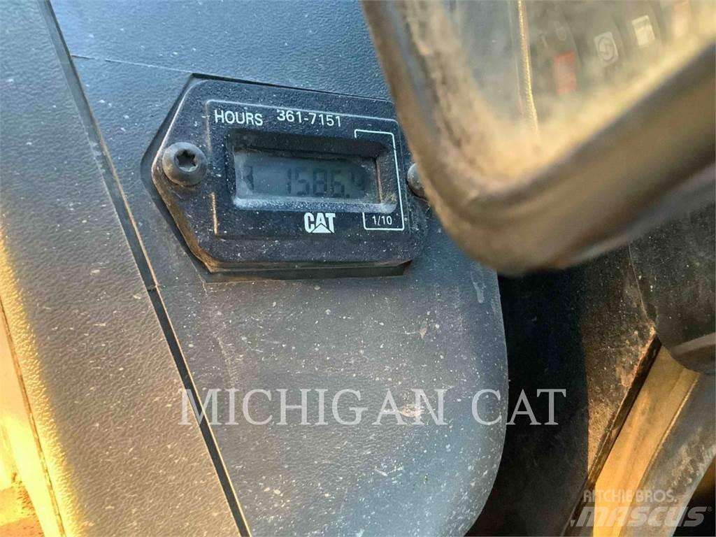 CAT 259B3 A2Q Lietoti riteņu kompaktiekrāvēji