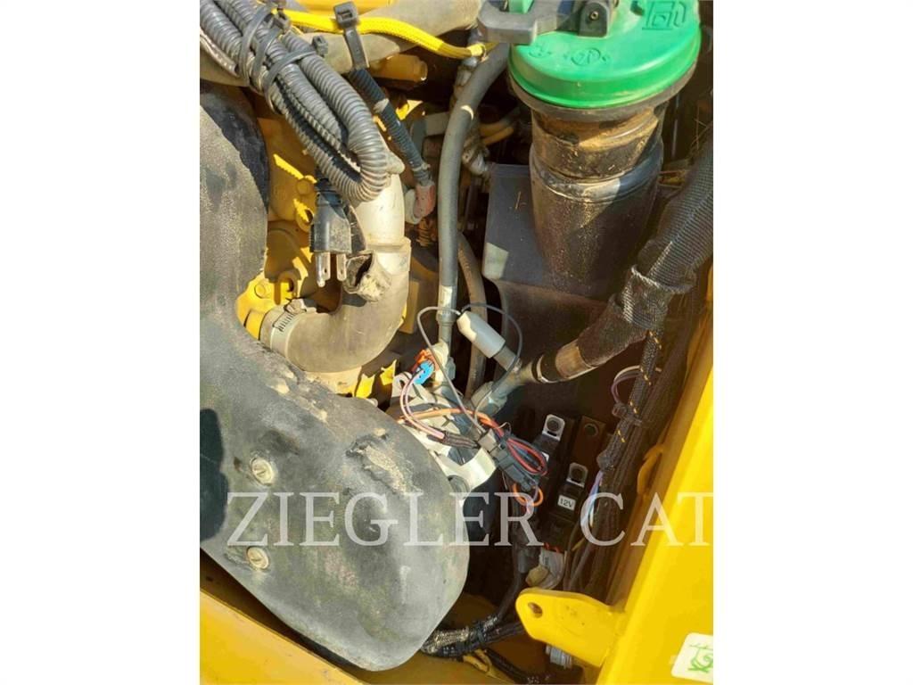 CAT 259D Kāpurķēžu iekrāvēji