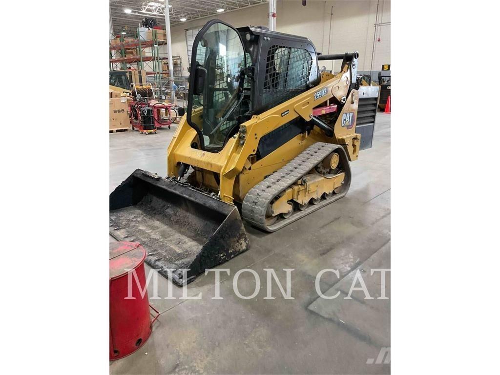 CAT 259D 3 Lietoti riteņu kompaktiekrāvēji