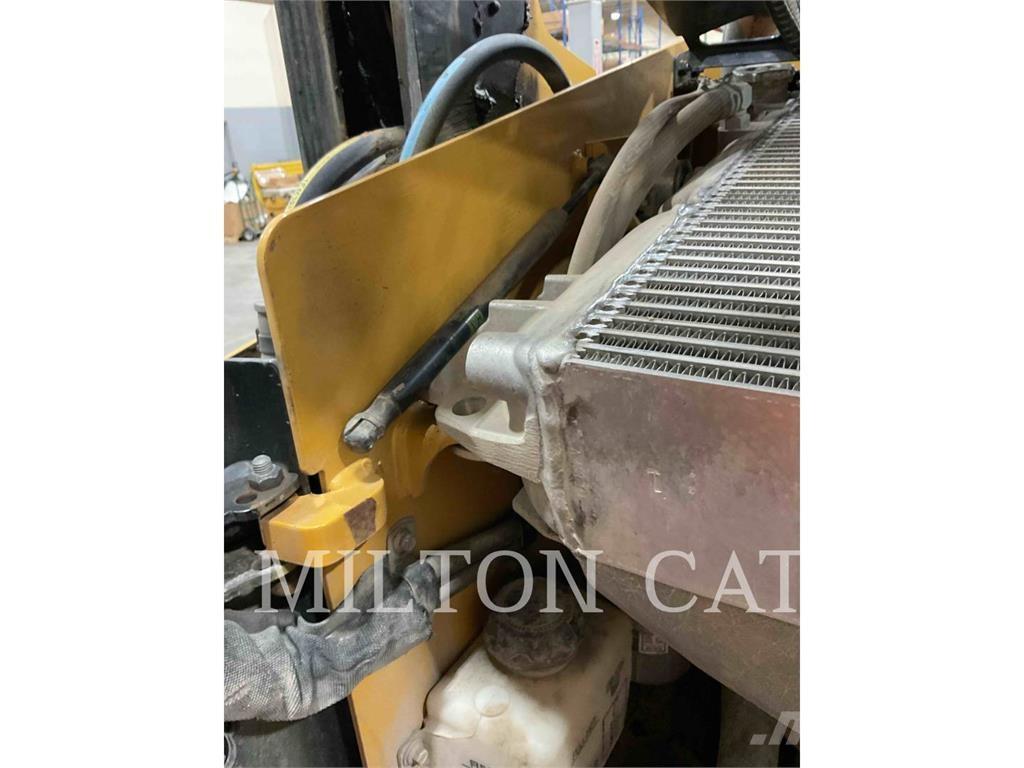 CAT 259D 3 Lietoti riteņu kompaktiekrāvēji