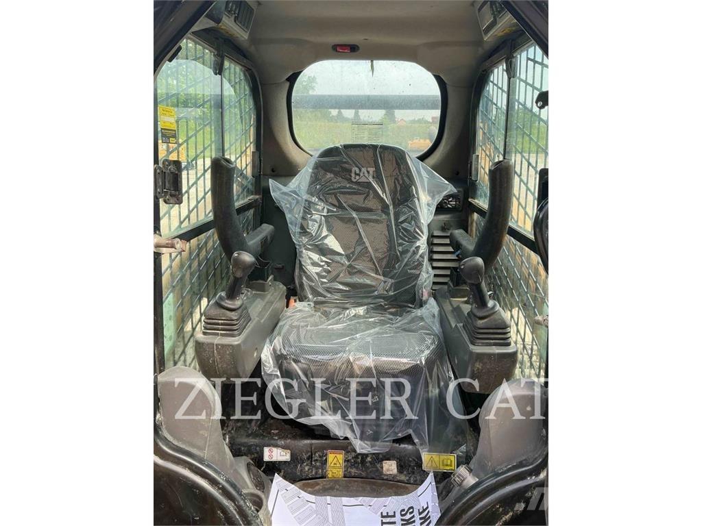CAT 259D3 Kāpurķēžu iekrāvēji