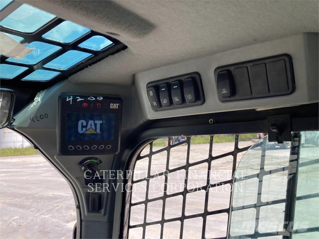 CAT 259D3 Kāpurķēžu iekrāvēji