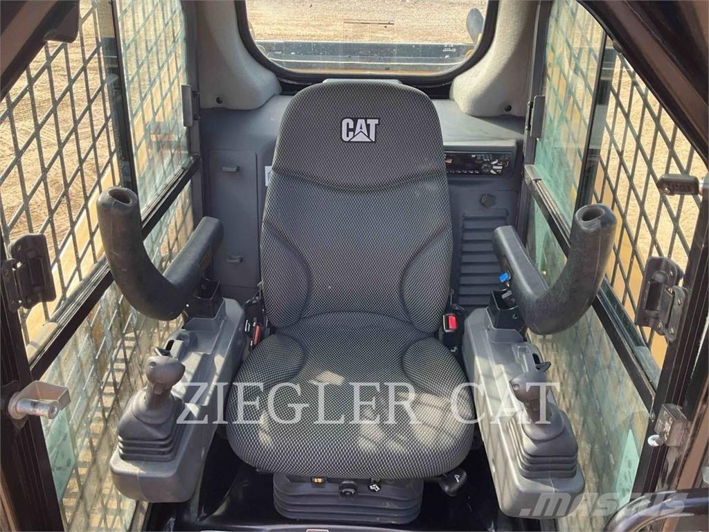 CAT 259D3 Kāpurķēžu iekrāvēji