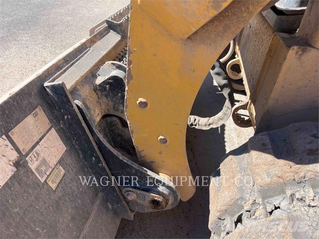 CAT 259D3 Kāpurķēžu iekrāvēji