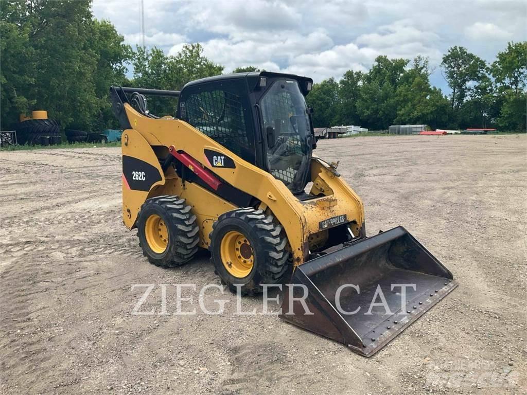 CAT 262C Lietoti riteņu kompaktiekrāvēji