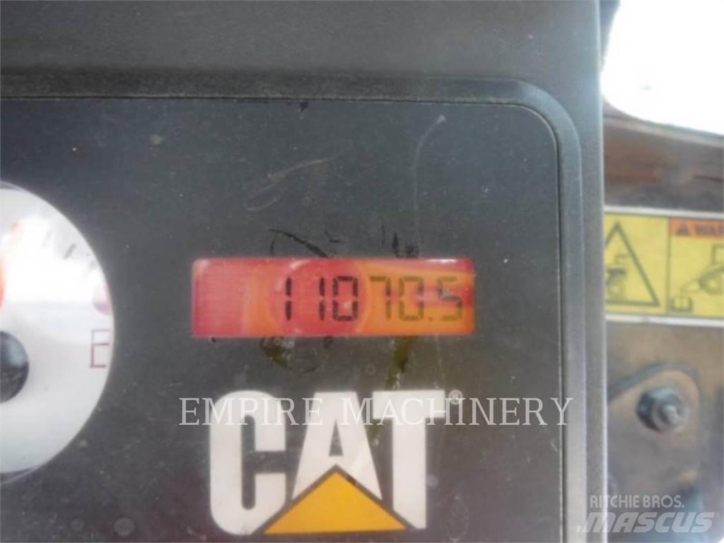 CAT 262C XPS Lietoti riteņu kompaktiekrāvēji