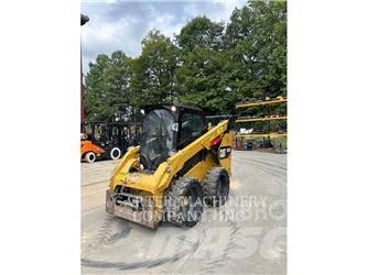 CAT 262D Lietoti riteņu kompaktiekrāvēji