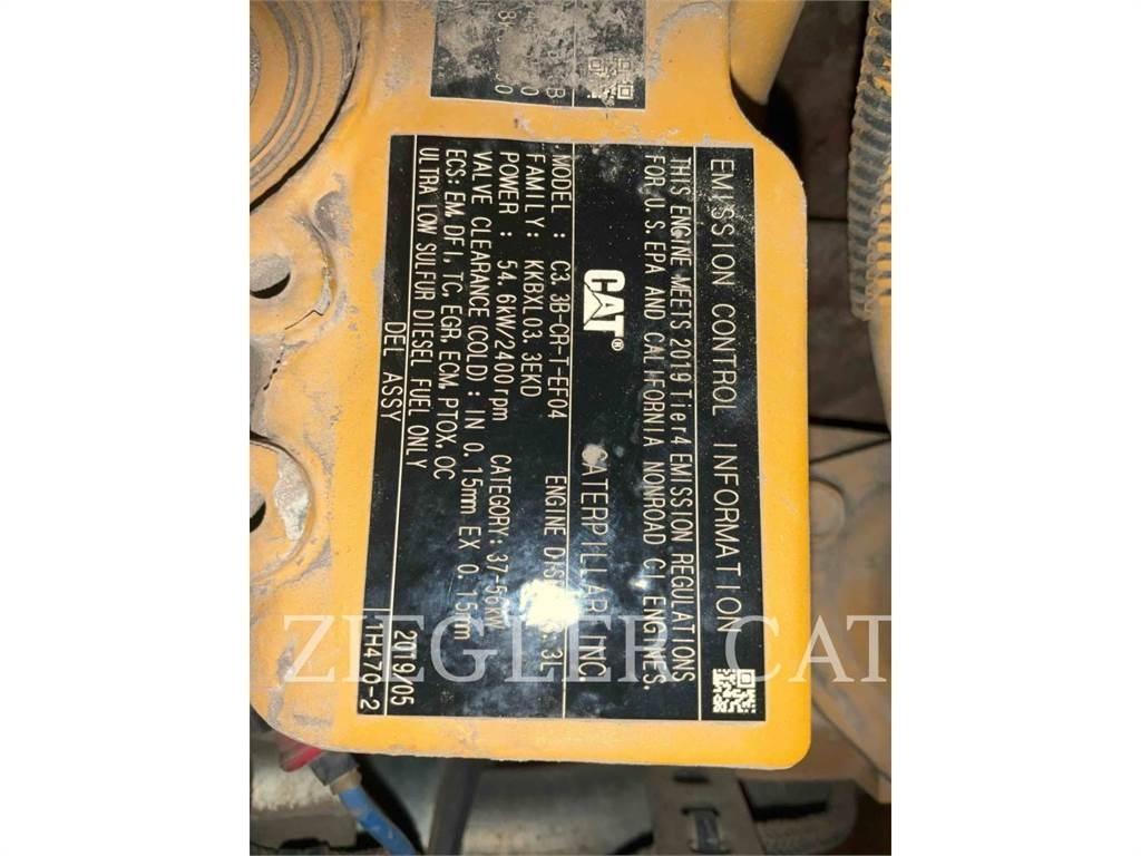 CAT 262D Lietoti riteņu kompaktiekrāvēji