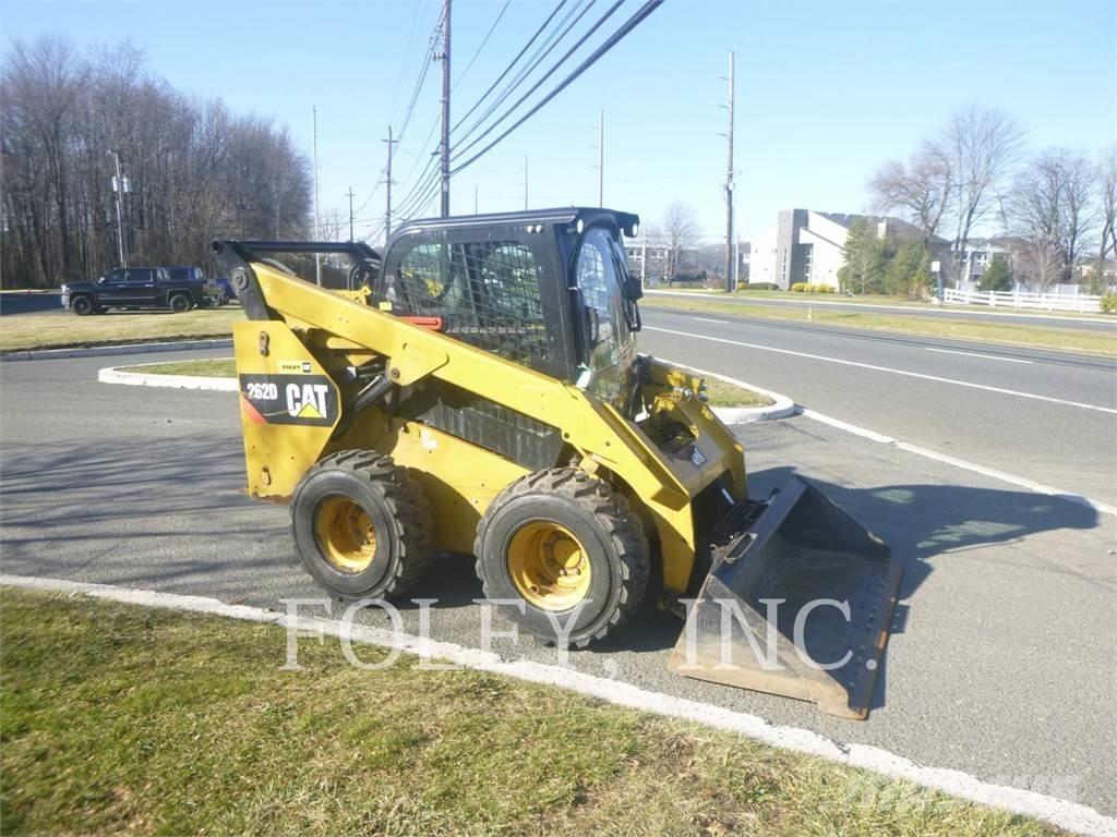 CAT 262D Lietoti riteņu kompaktiekrāvēji