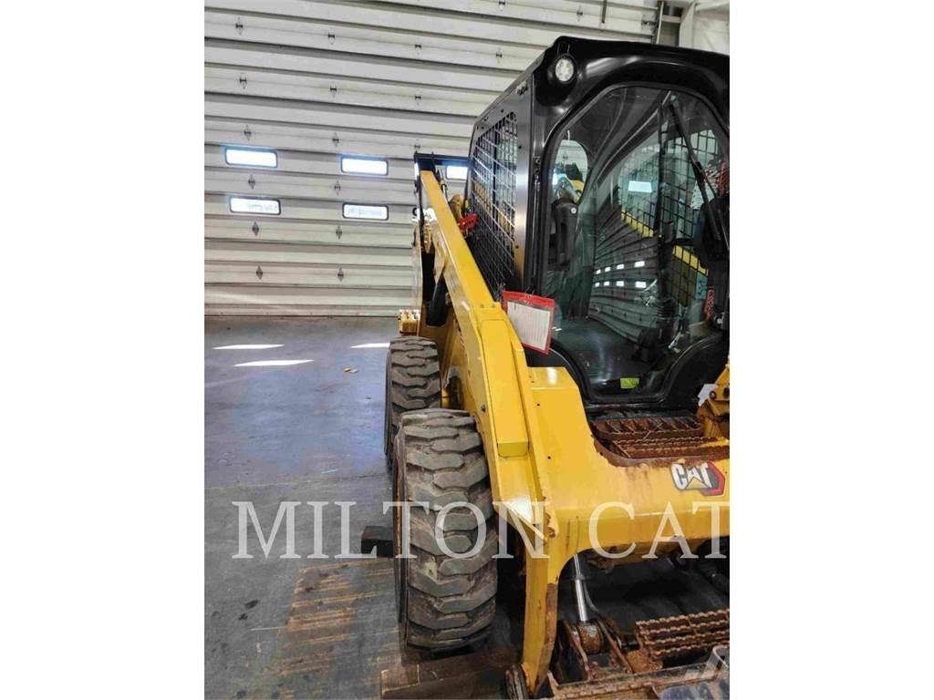 CAT 262D 3 Lietoti riteņu kompaktiekrāvēji