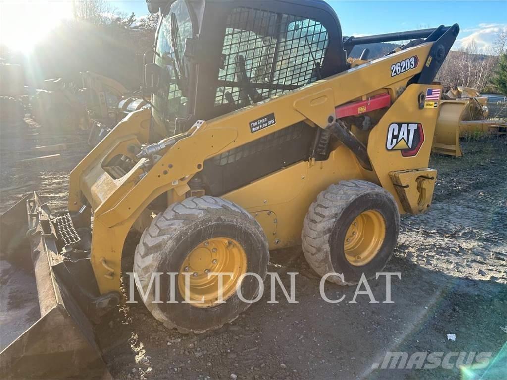 CAT 262D 3 Lietoti riteņu kompaktiekrāvēji