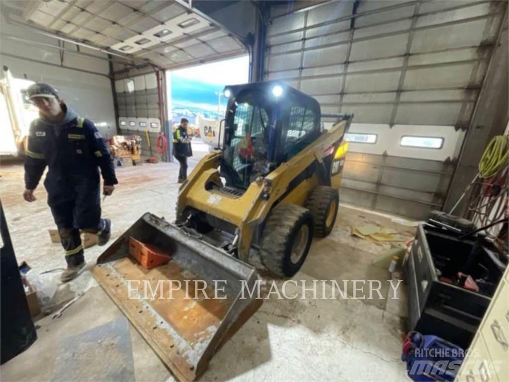 CAT 262D CA Lietoti riteņu kompaktiekrāvēji