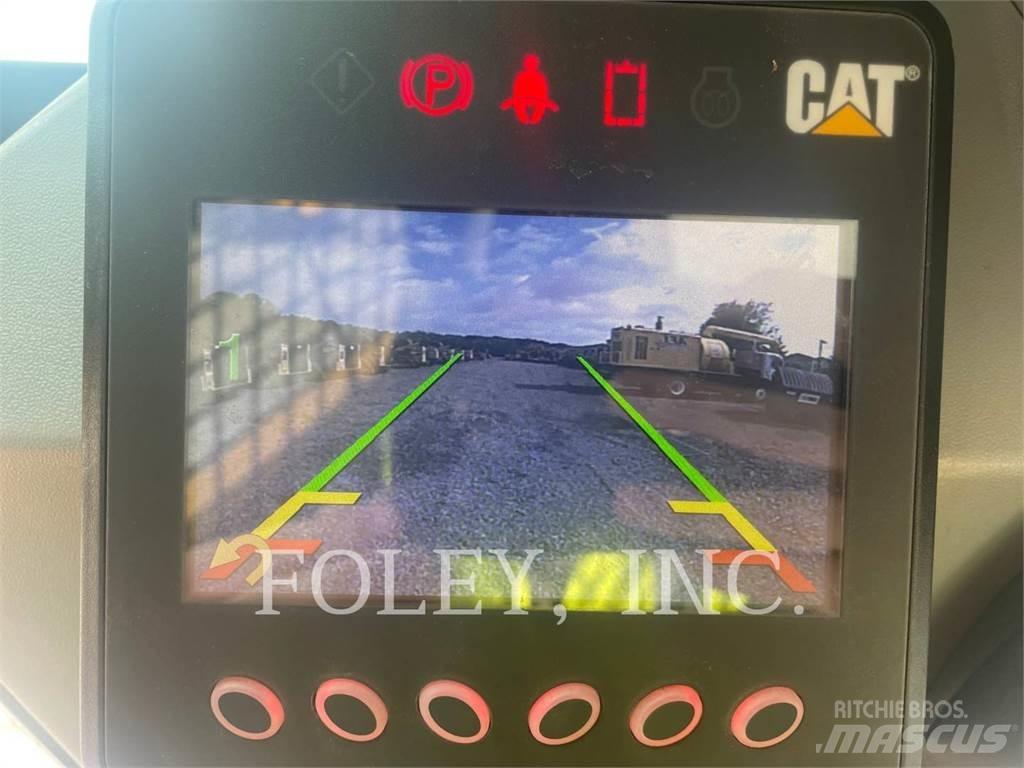 CAT 262D3 Lietoti riteņu kompaktiekrāvēji