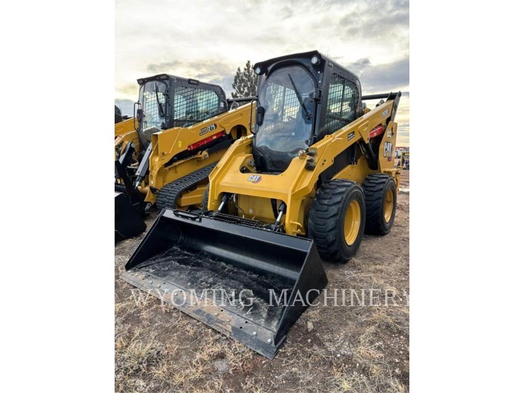 CAT 262D3 Lietoti riteņu kompaktiekrāvēji