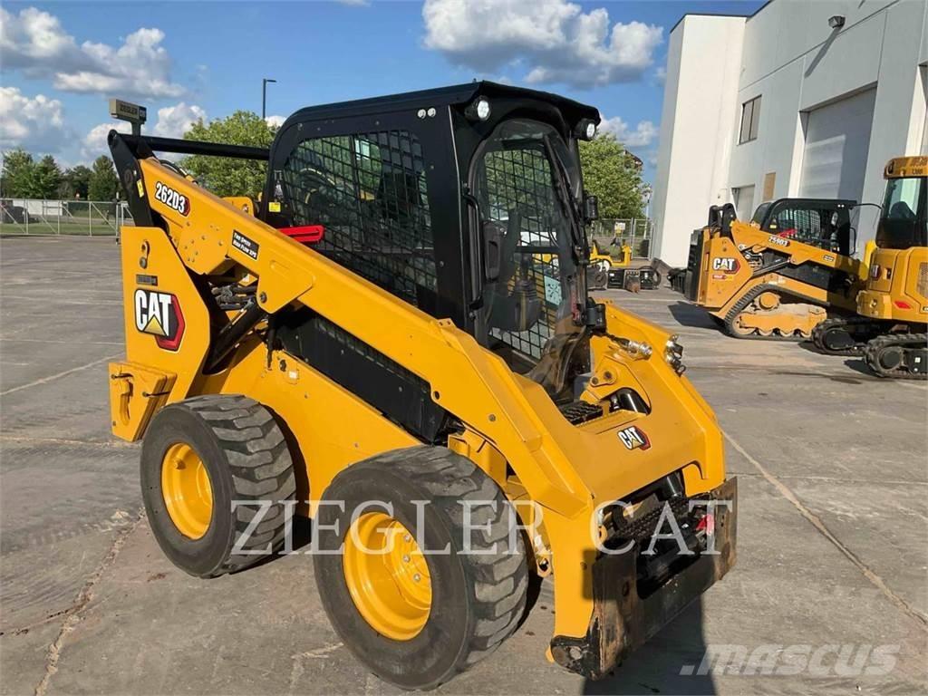 CAT 262D3 Lietoti riteņu kompaktiekrāvēji