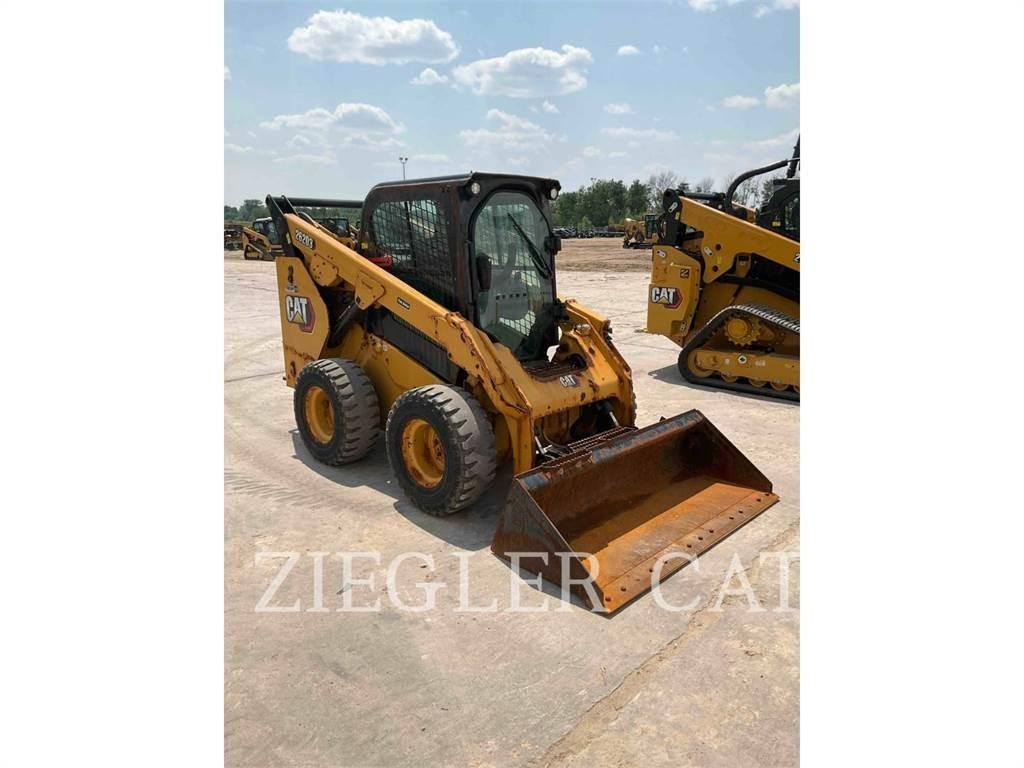CAT 262D3 Lietoti riteņu kompaktiekrāvēji