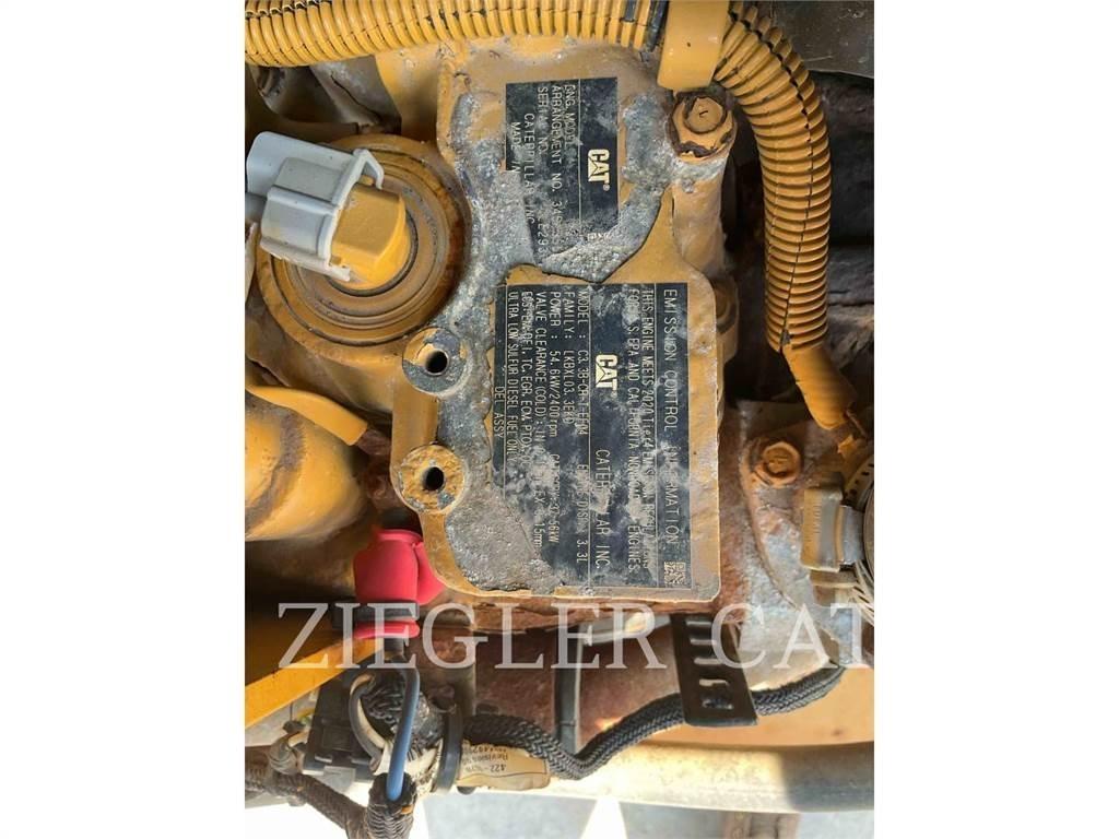 CAT 262D3 Lietoti riteņu kompaktiekrāvēji