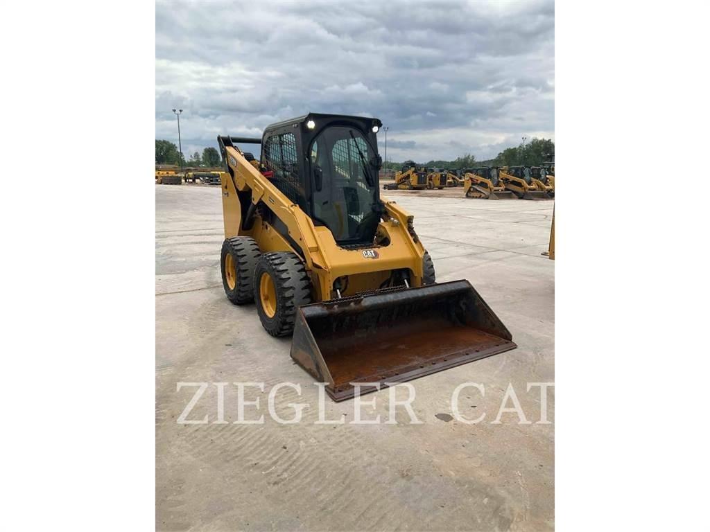 CAT 262D3 Lietoti riteņu kompaktiekrāvēji