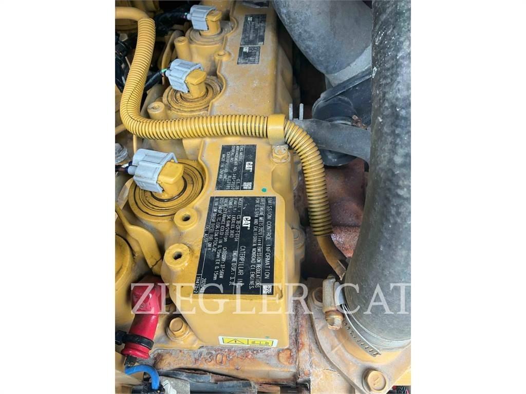 CAT 262D3 Lietoti riteņu kompaktiekrāvēji