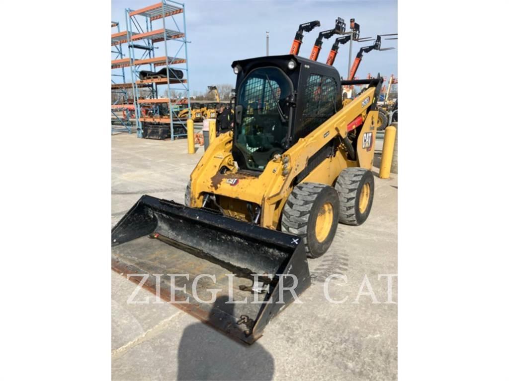 CAT 262D3 Lietoti riteņu kompaktiekrāvēji
