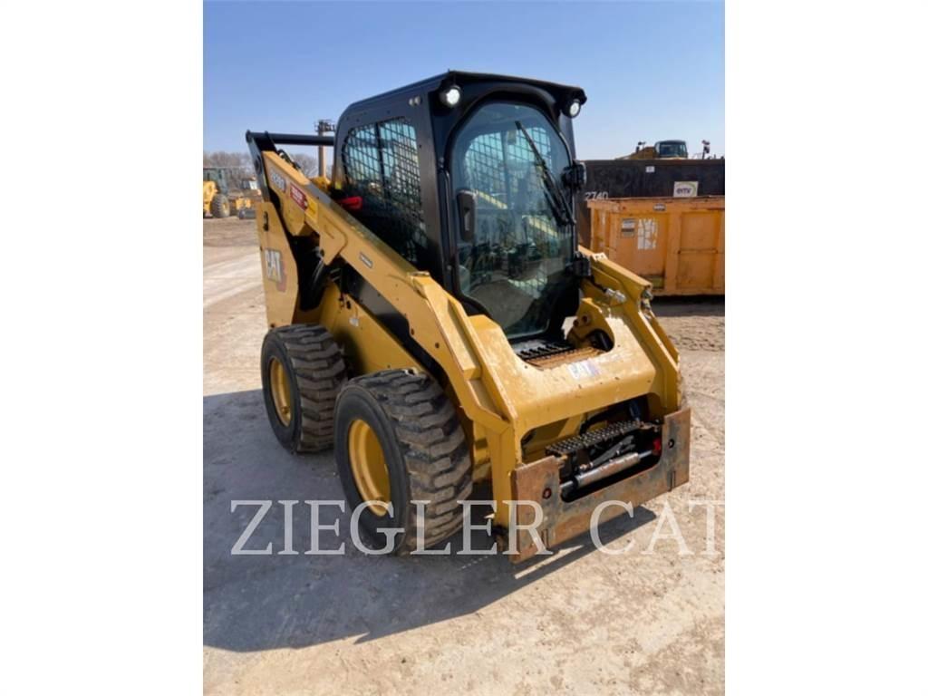 CAT 262D3 Lietoti riteņu kompaktiekrāvēji