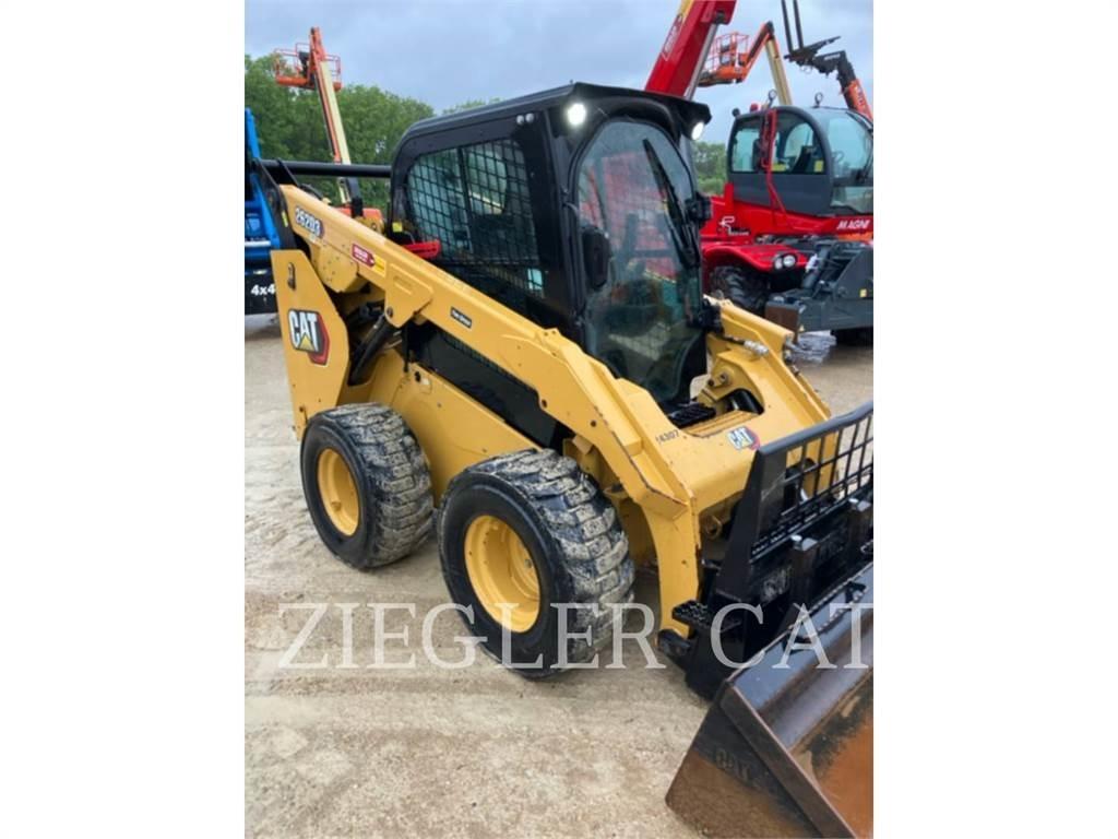 CAT 262D3 Lietoti riteņu kompaktiekrāvēji