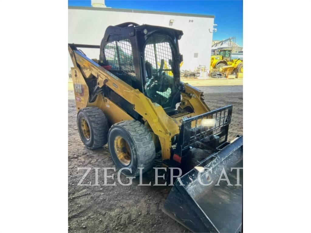 CAT 262D3 Lietoti riteņu kompaktiekrāvēji