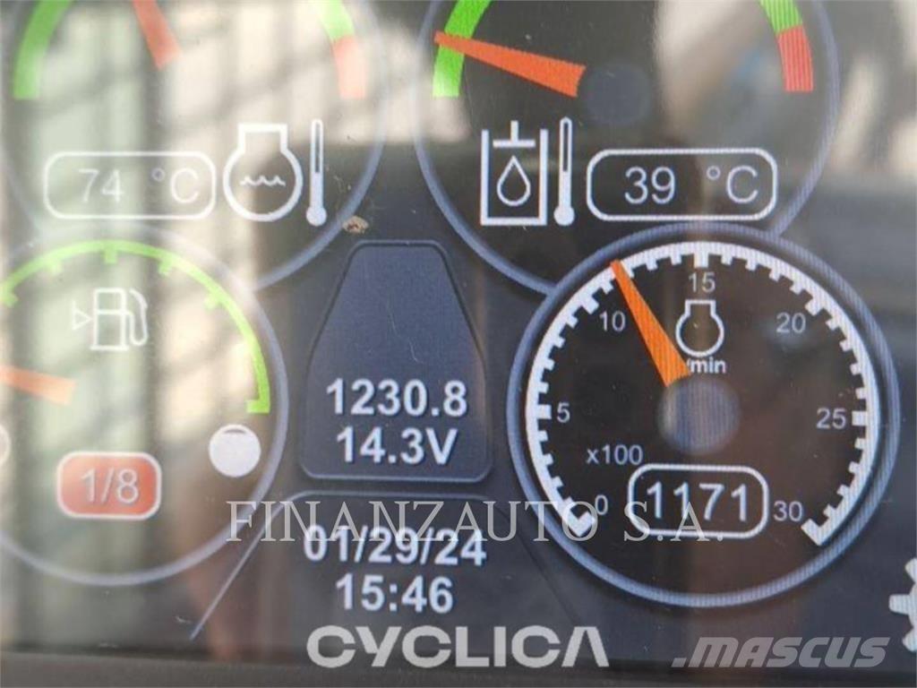 CAT 262D3 Lietoti riteņu kompaktiekrāvēji