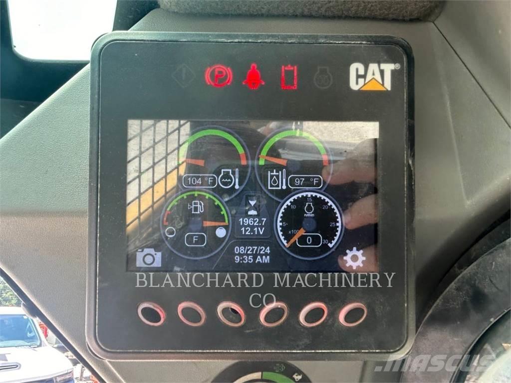 CAT 262D3 Lietoti riteņu kompaktiekrāvēji