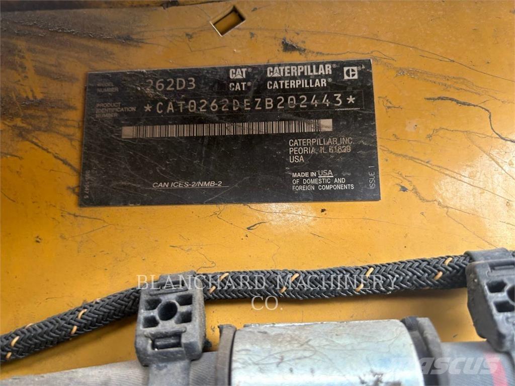CAT 262D3 Lietoti riteņu kompaktiekrāvēji
